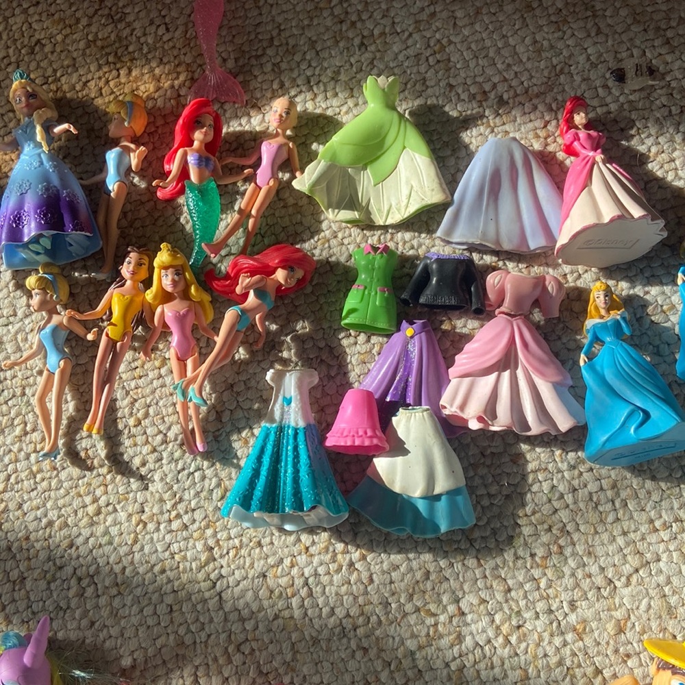 Random Mini Disney Princess Dolls + Dresses